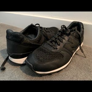 Black (with some sparkle) New Balance Sneakers! Size 7!